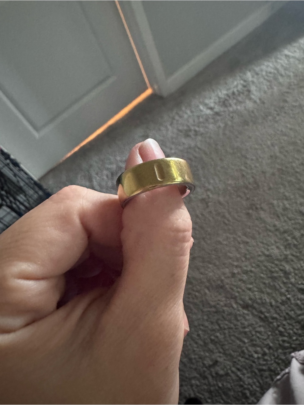 Oura Gold Tone Wearable Ring w/ charger
